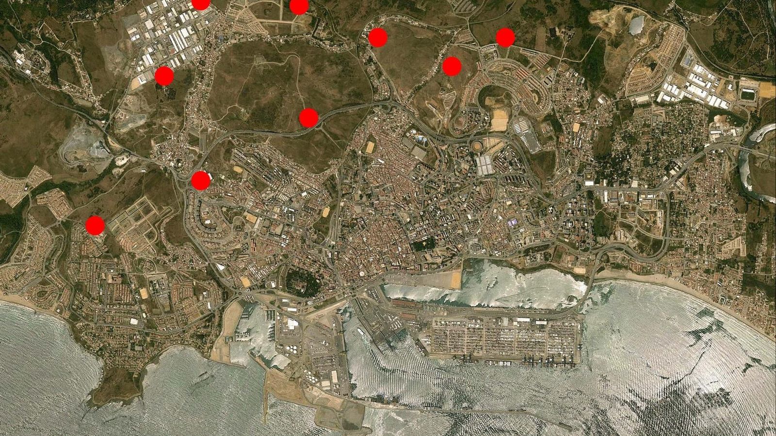 Una mapa de Algeciras con algunas de las zonas rojas con más escombreras. Una mapa de Algeciras con algunas de las zonas rojas con más escombreras.