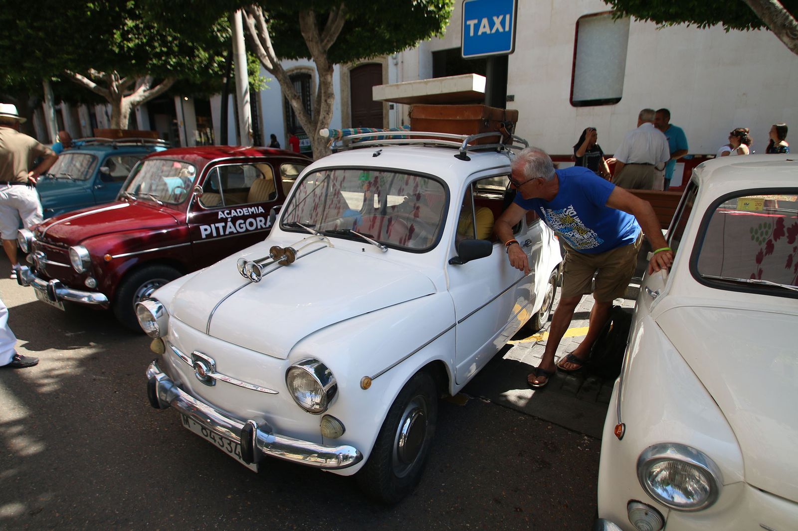 Fotogalería Exhibición Seat 600. Feria Almería 2019