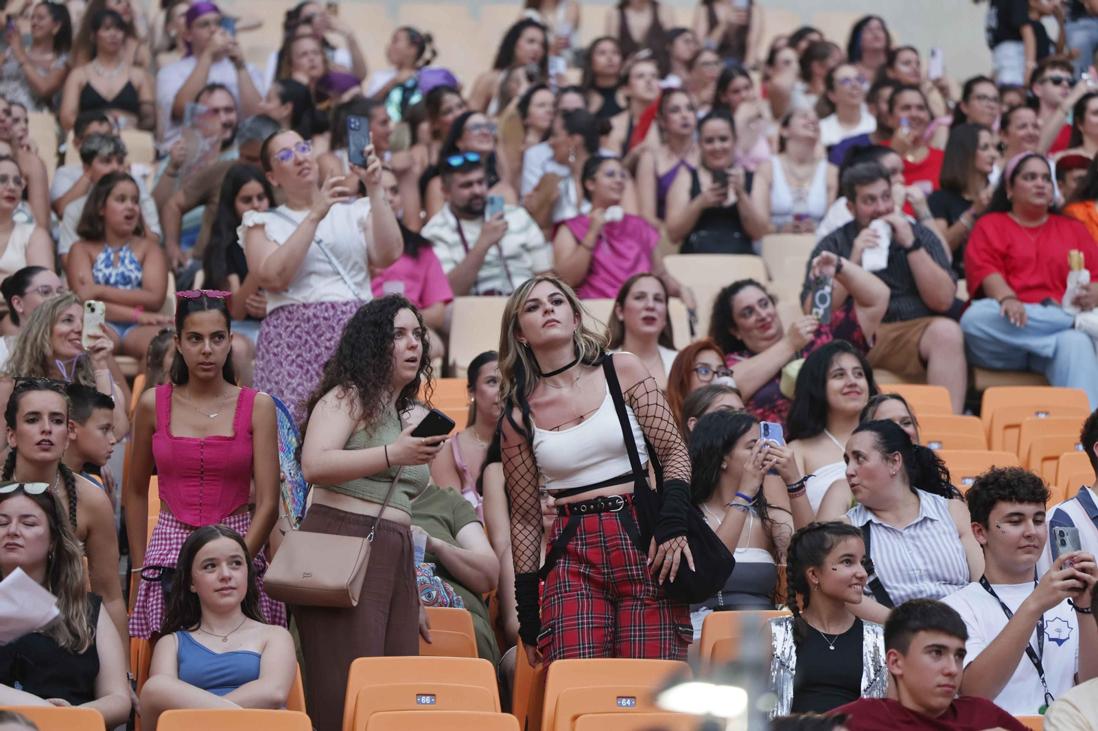 Búscate en el concierto de Lola Índigo