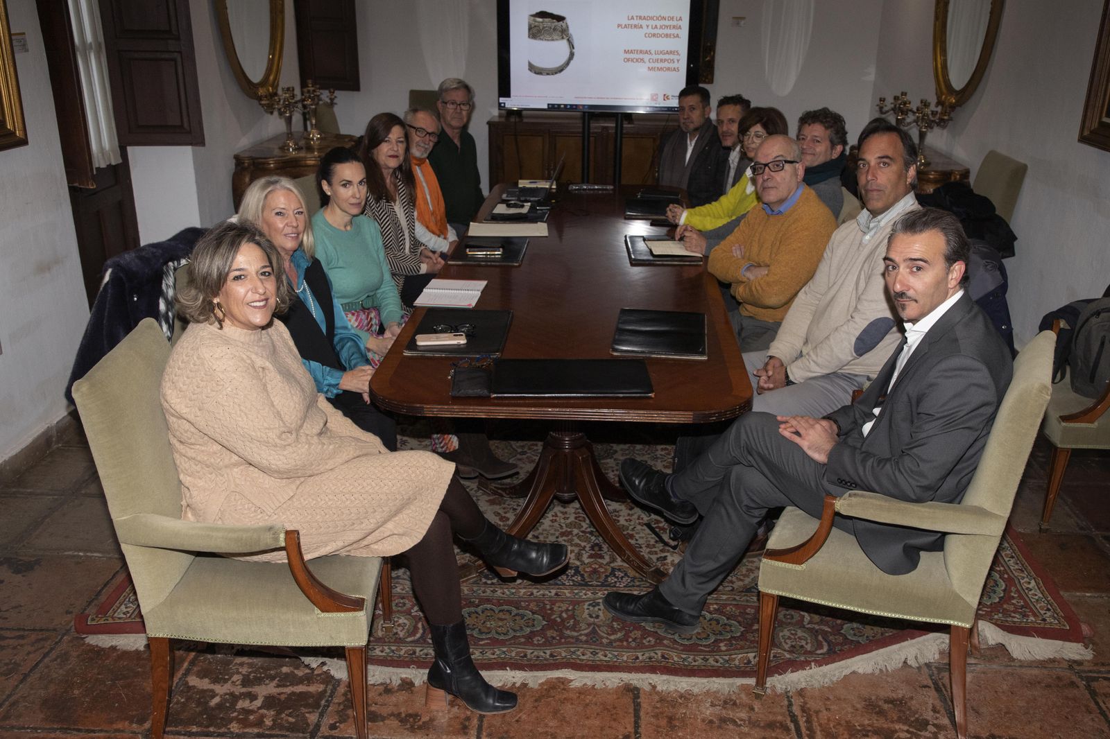Reunión del comité científico en el Palacio de la Merced.