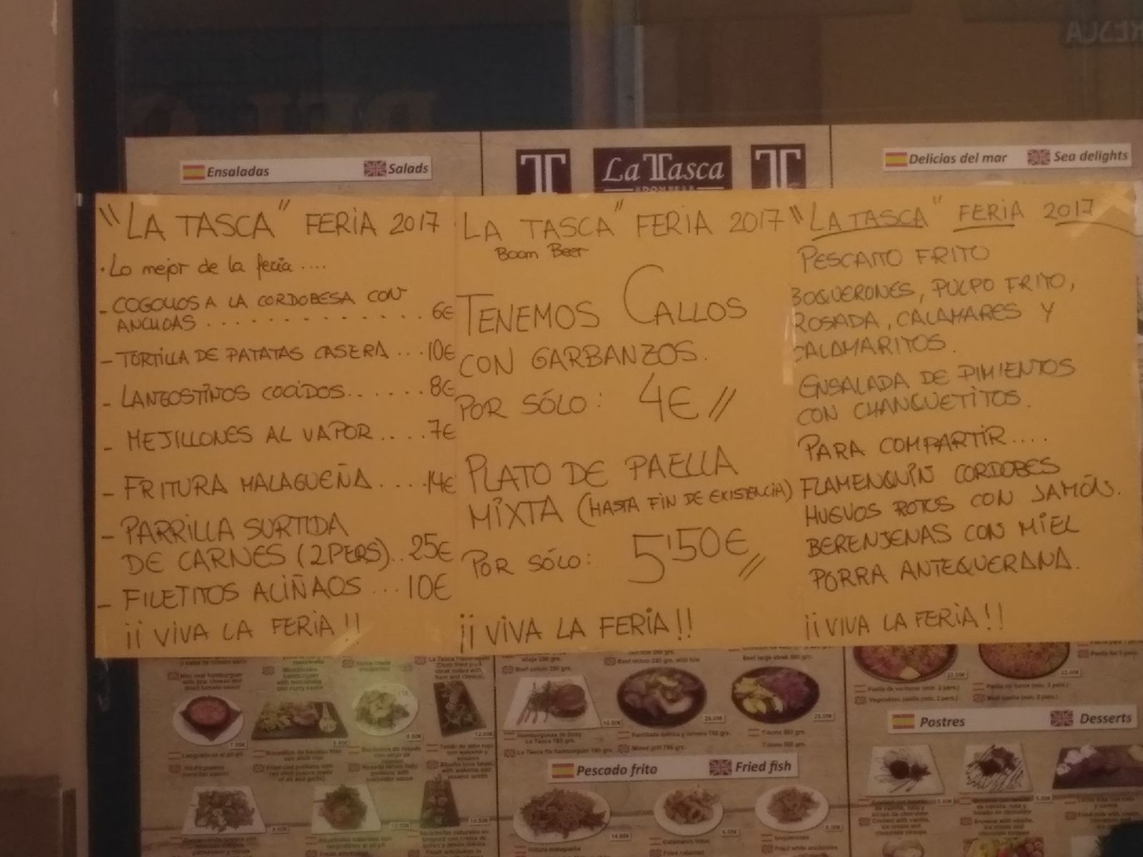 Cartel de precios especial para la Feria del centro en la calle Granada.