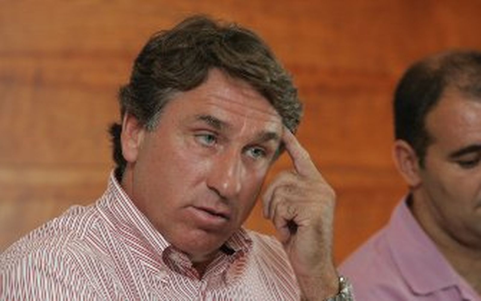 Esteban: "Me duele la situación deportiva, en lo otro no entro"