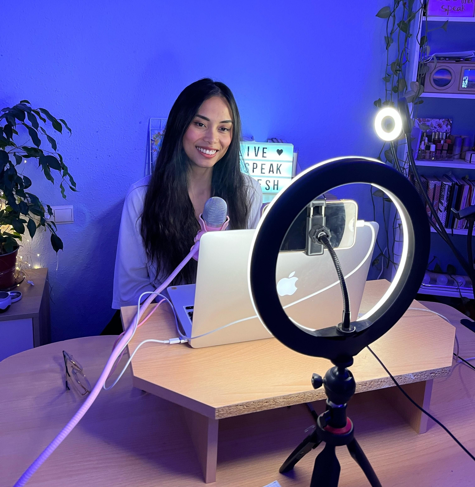 Nesh dando clases en su canal