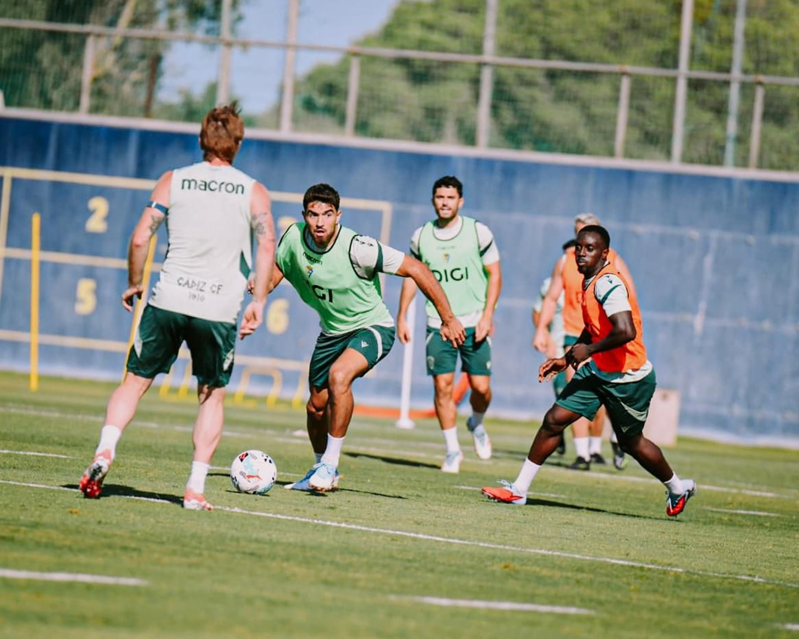 Un entrenamiento del Cádiz.