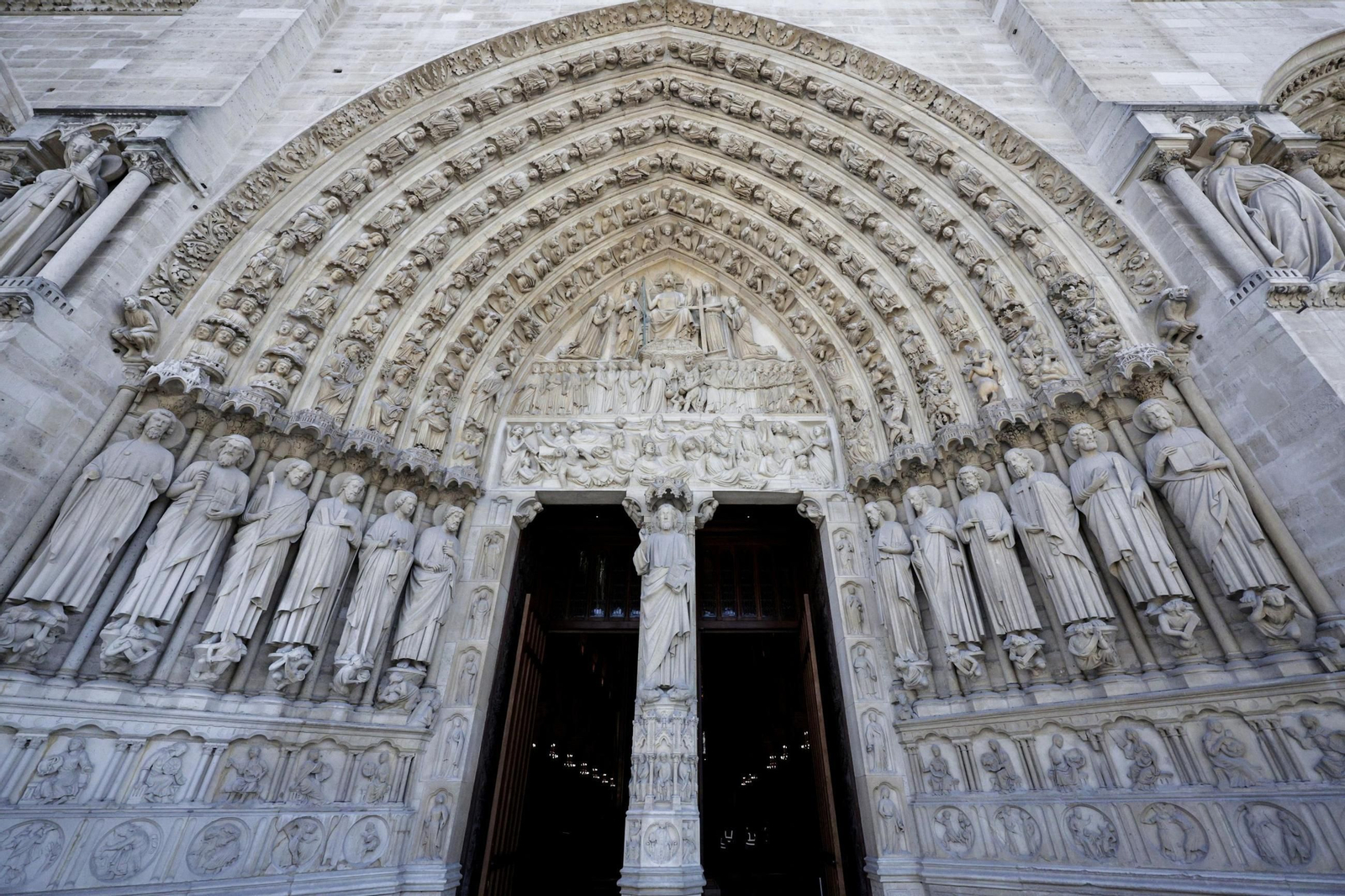 Así es el nuevo interior de Notre Dame tras la restauración Así es el nuevo interior de Notre Dame tras la restauración