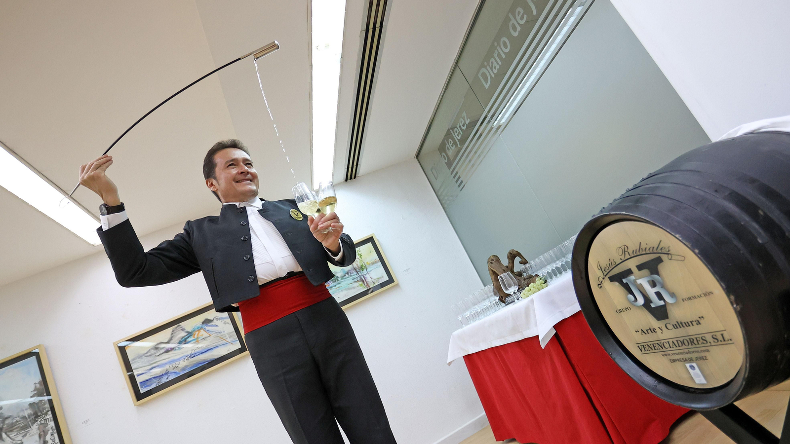 'Visiones de un mundo flotante' de Juan Carmona en 'ArteaDiario' de Diario de Jerez