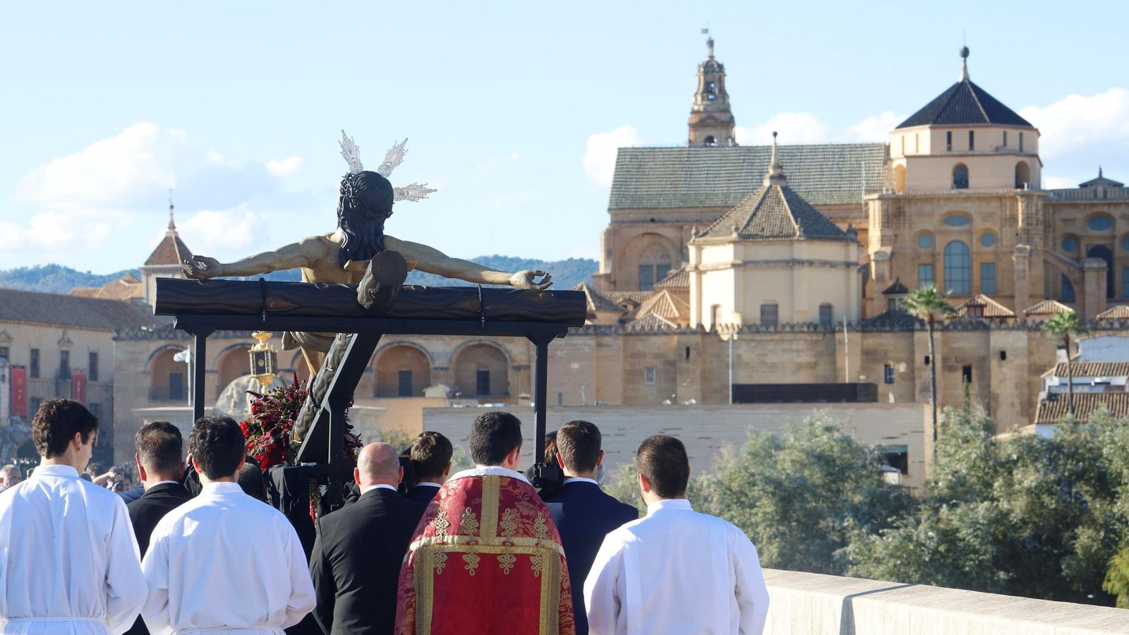 El Cristo de la Caridad, de camino a la Catedral.