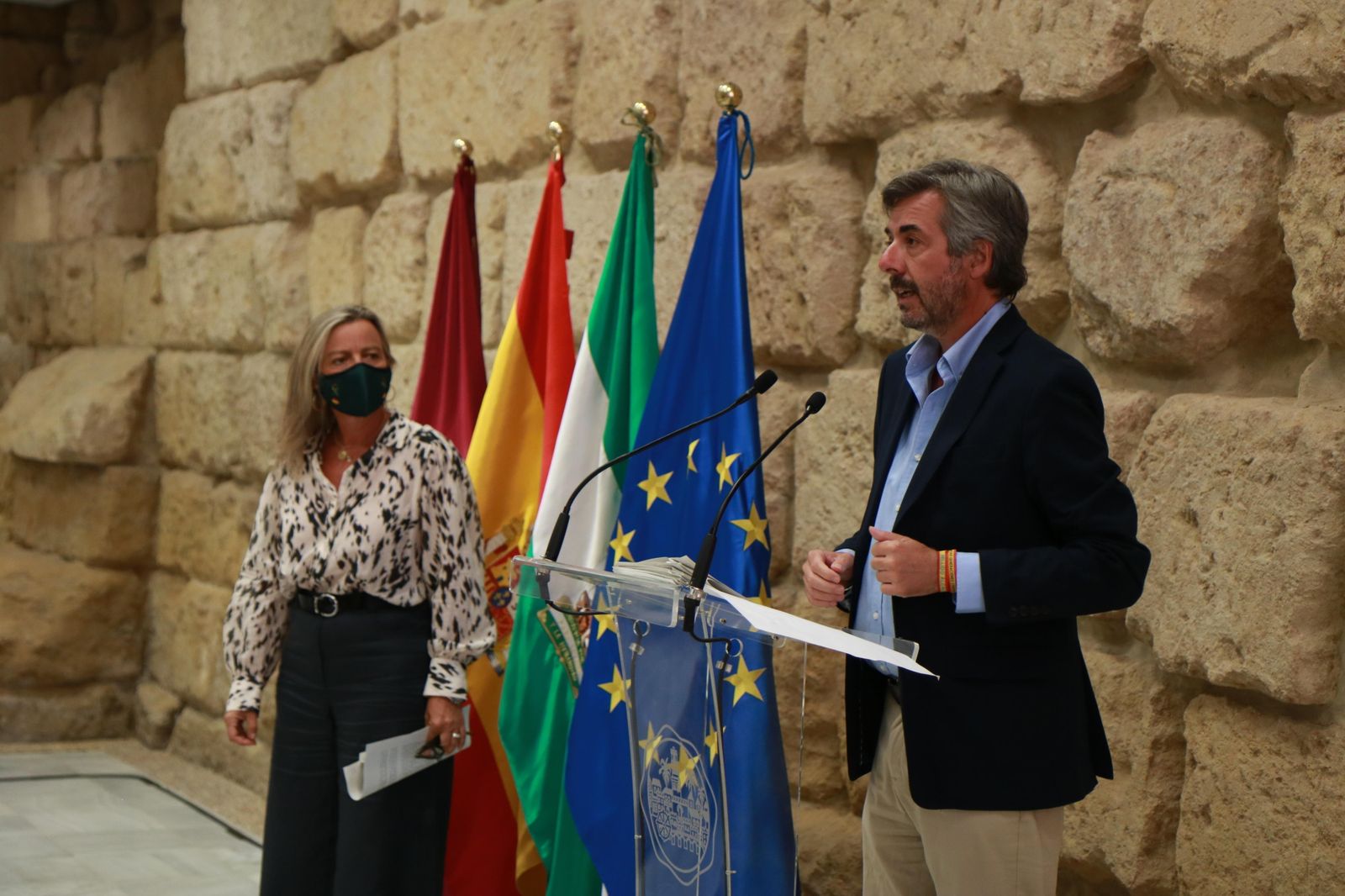 Los portavoz de Cs y PP en el Ayuntamiento de Córdoba, Isabel Albás y Miguel Ángel Torrico.