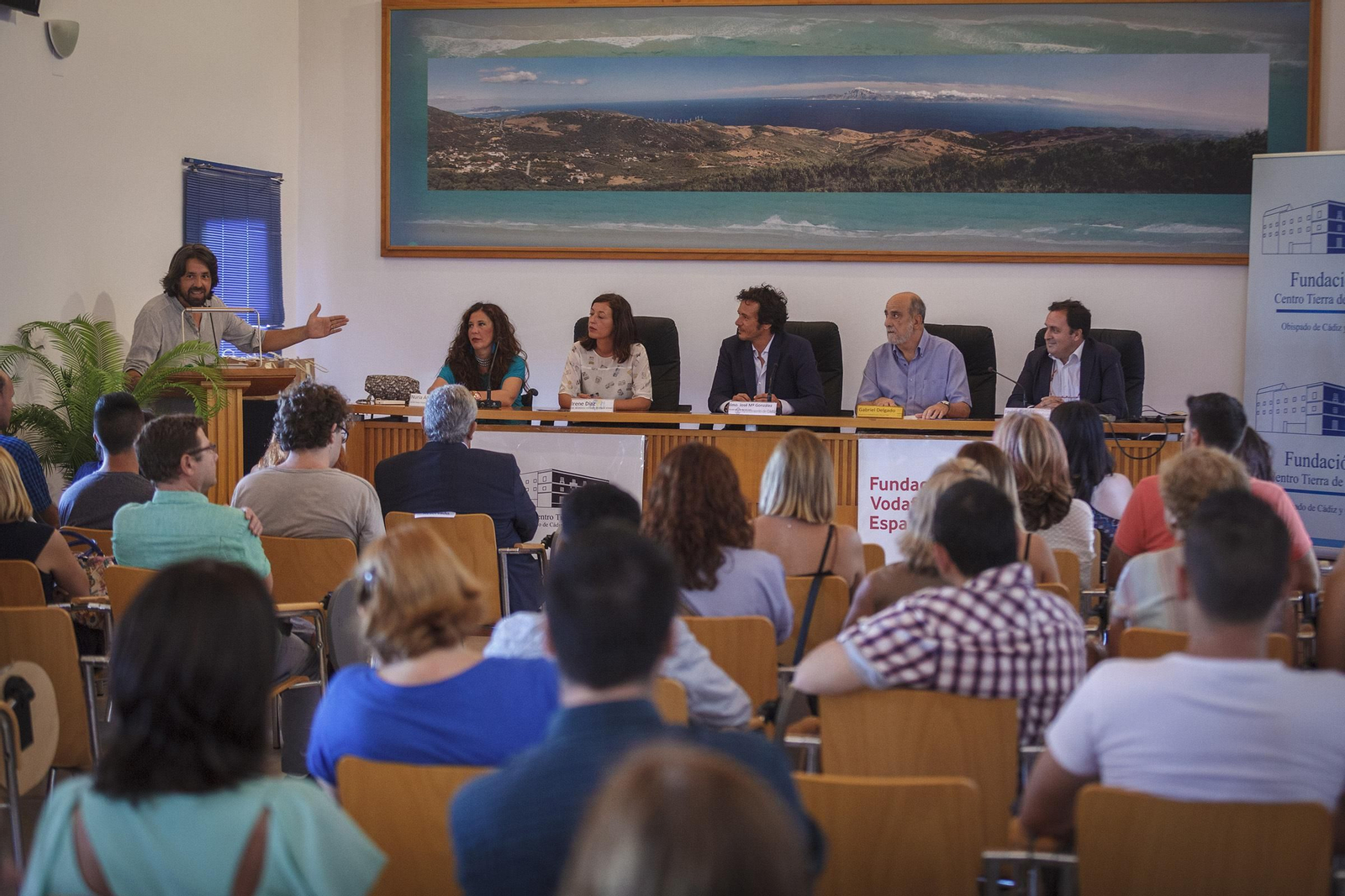 Un instante del acto de clausura del programa en la sede de Tierra de Todos.