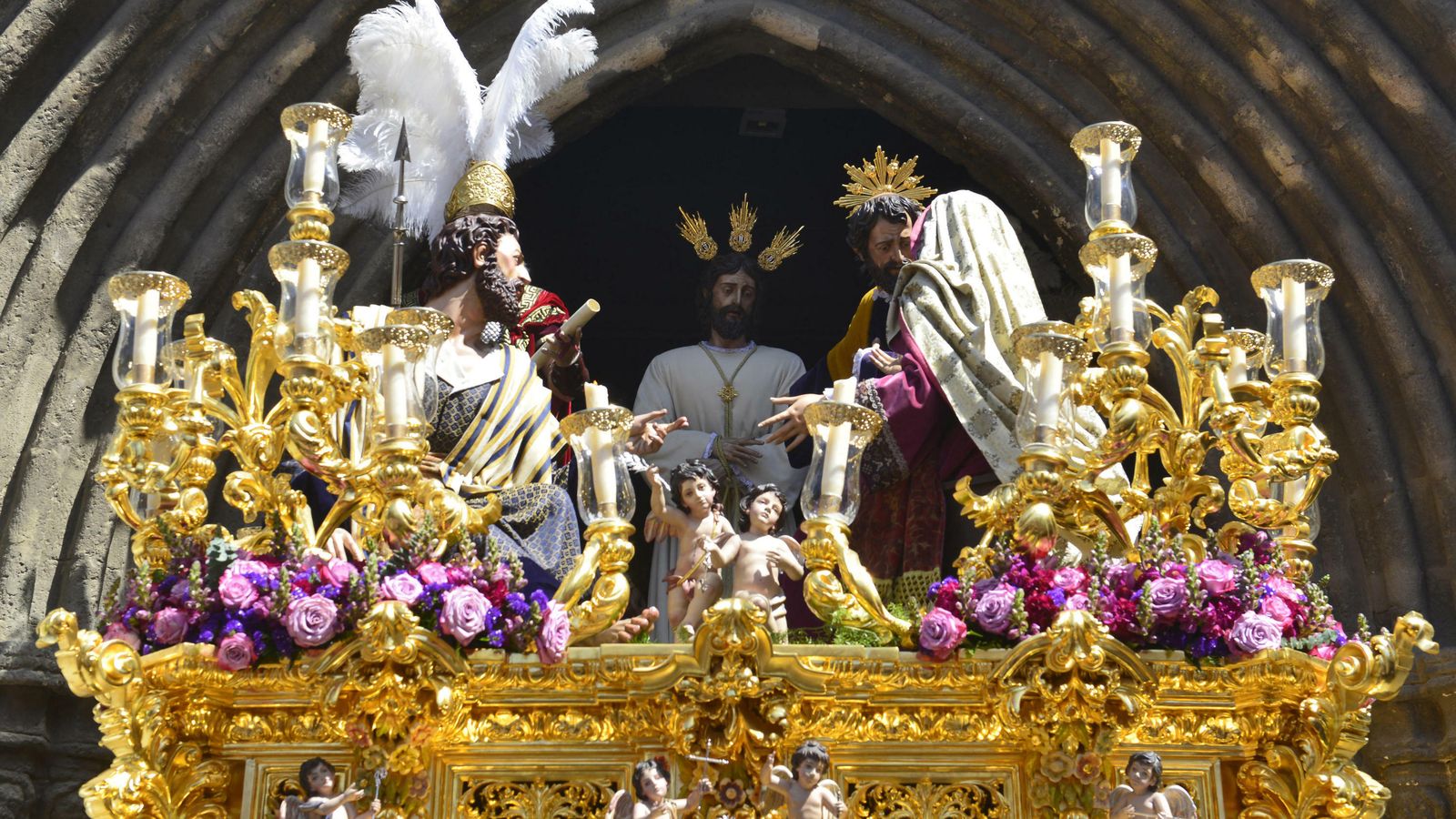 Paso de misterio de El Carmen.