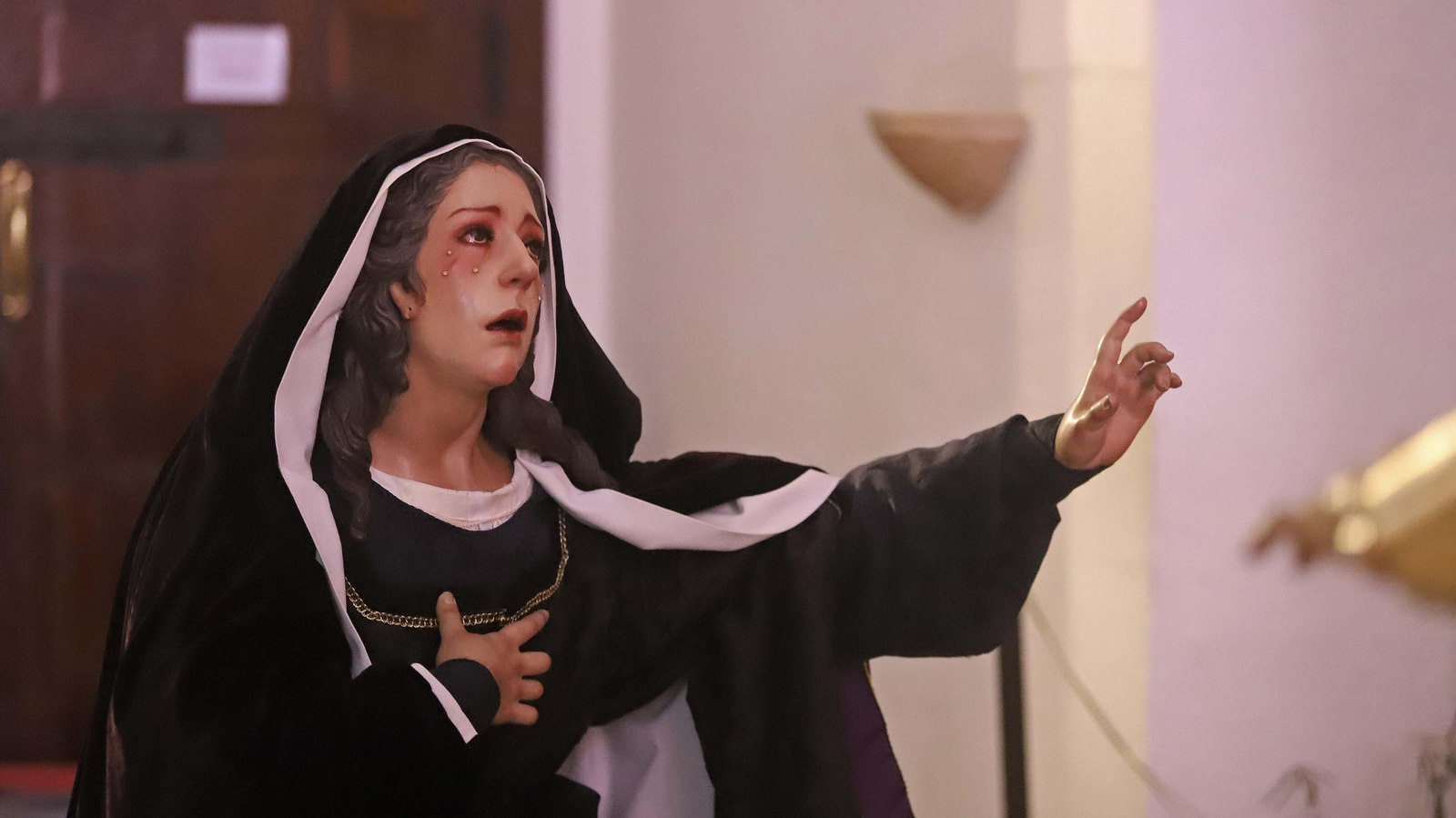 Fotos del Viernes Santo en Algeciras: Mortaja, Misericordia y Santo Entierro