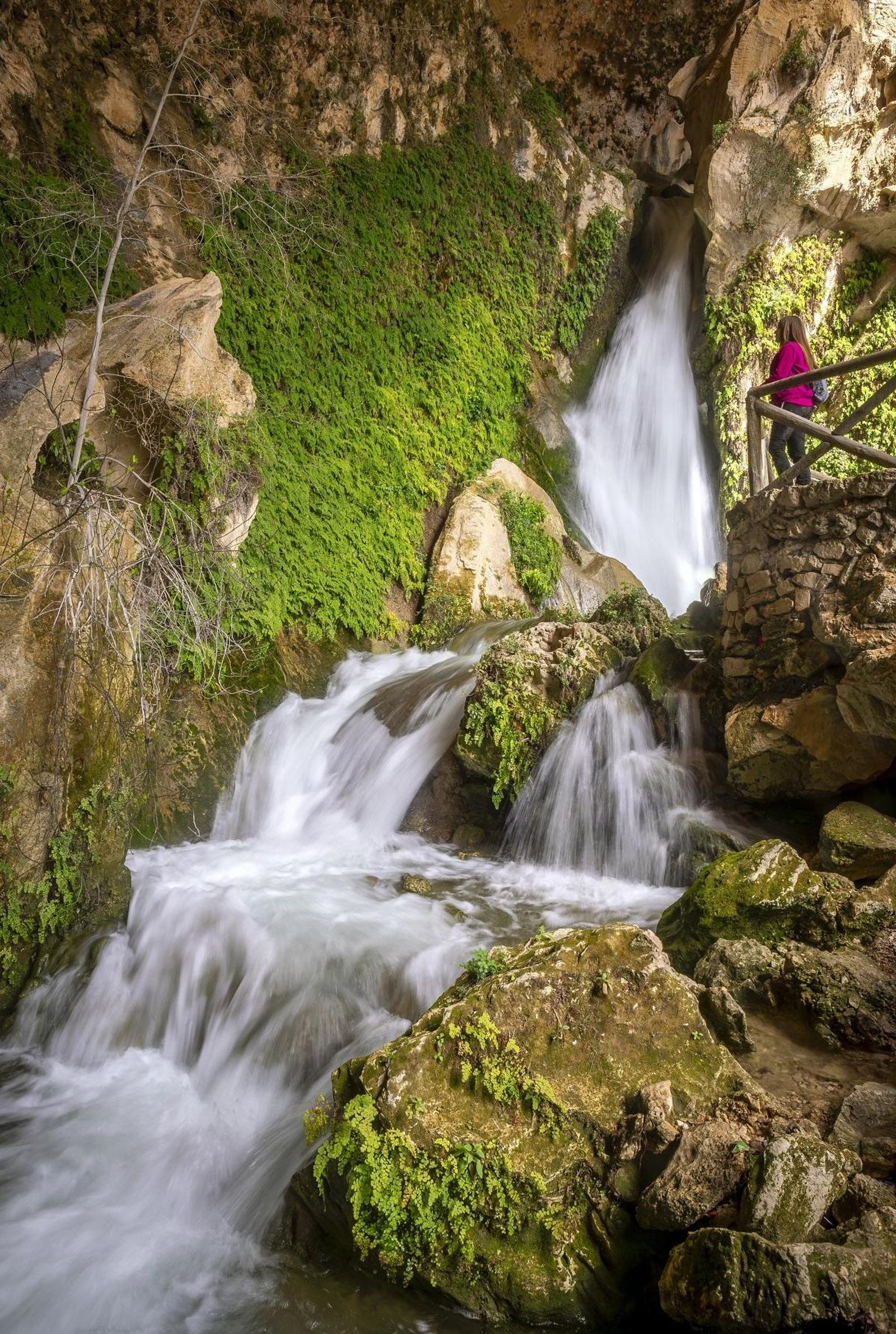 La Cueva del Agua sorprende a todo el que la visita por su morfología.