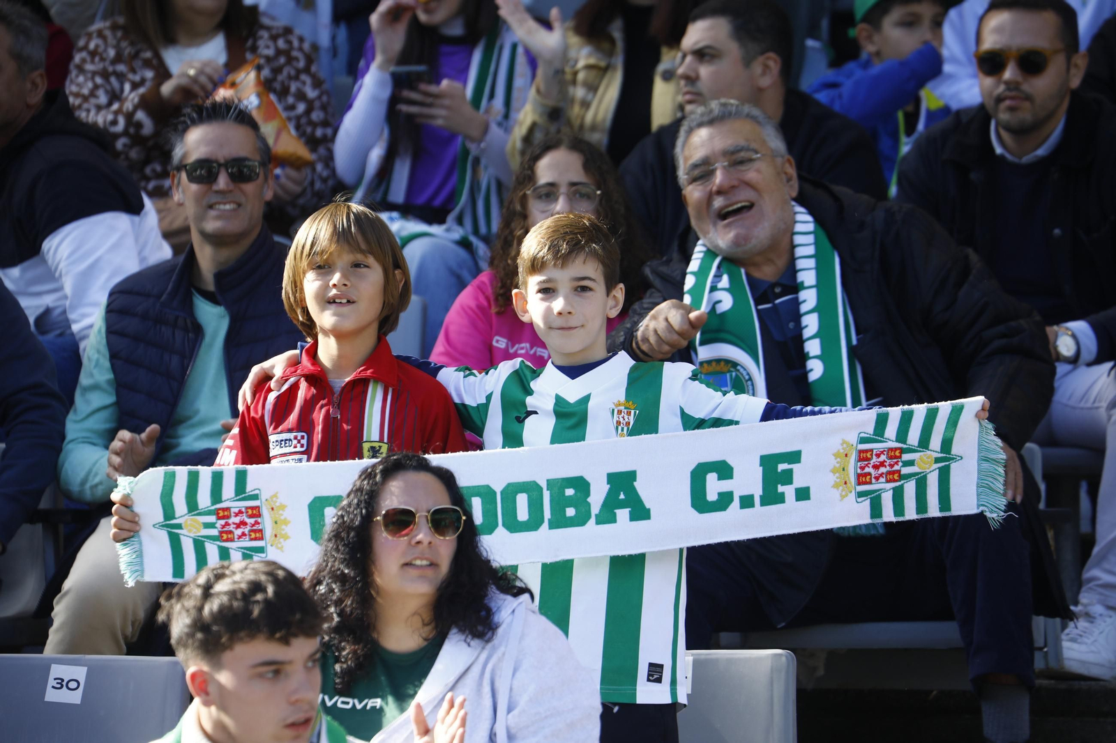 Las mejores fotos del ambiente en el Córdoba CF - Almería en El Arcángel