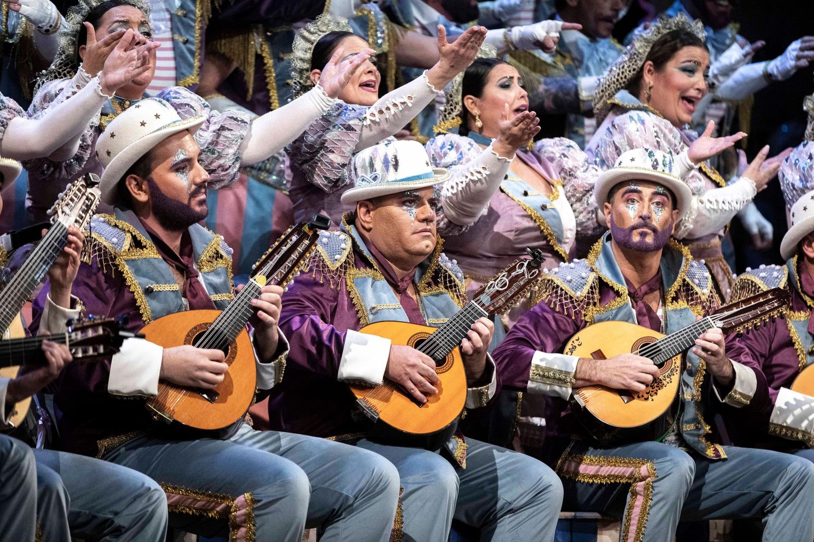 Búscate entre las mejores imágenes de la décima sesión de preliminares del COAC 2025