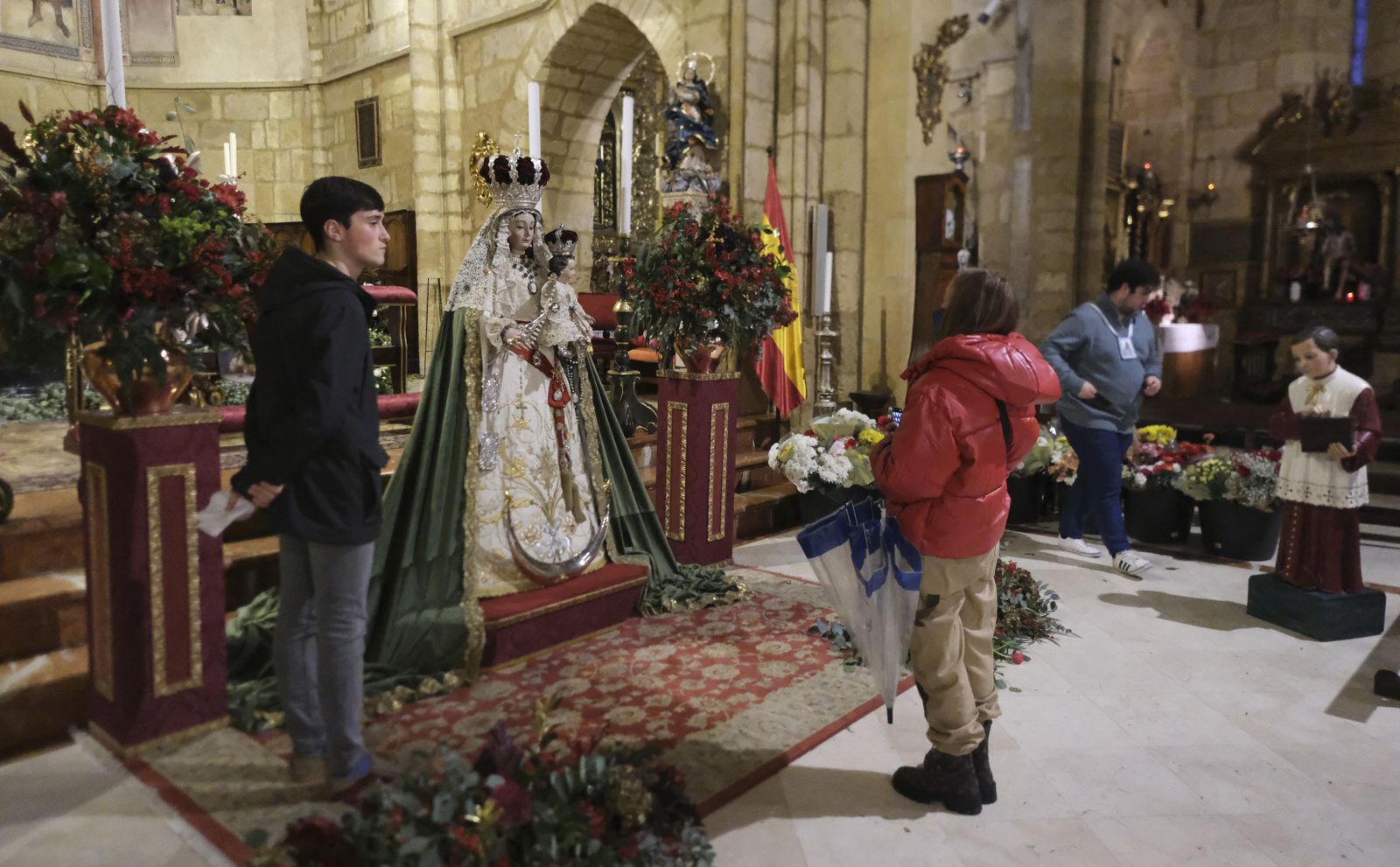 Martes 13 en Córdoba: La visita a la Virgen de los Remedios, en imágenes