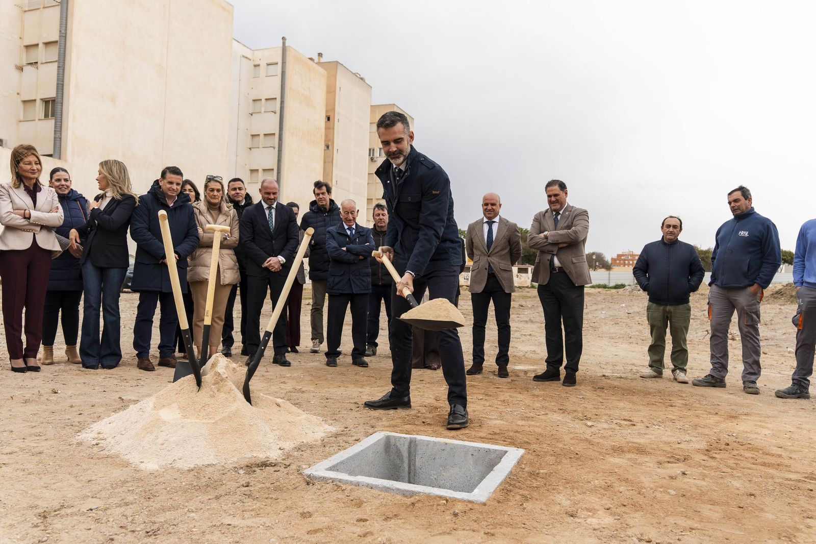 Las mejores imágenes de la colocación de la primera piedra del nuevo IES Las Marinas de Roquetas