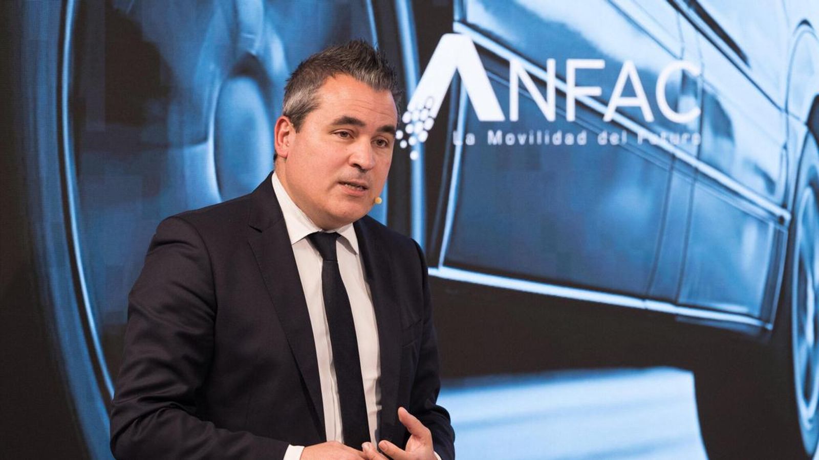 ANFAC, presidida por Josep Maria Recasens, ha señalado que las nuevas medidas permiten compaginar la reducción de emisiones con competitividad y empleo.