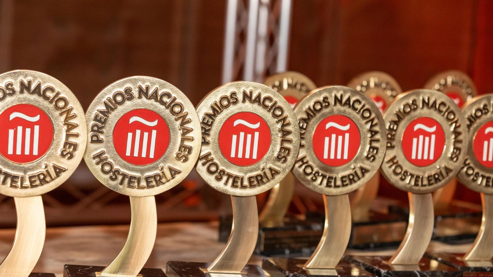 Trofeos de los premios nacionales de hostelería.