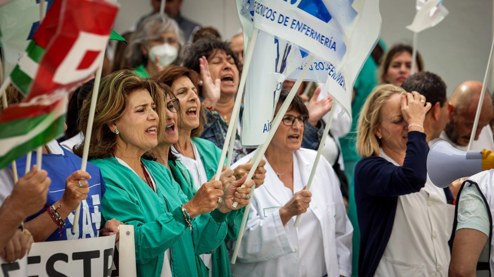 Imágenes de la protesta de sanitarios en el Hospital Universitario de Jerez
