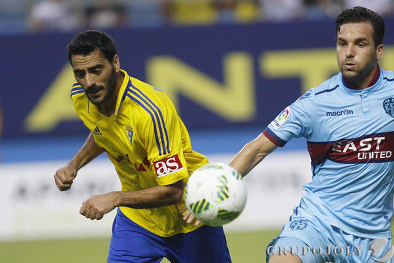 Las imágenes del Cádiz-Levante de Copa del Rey