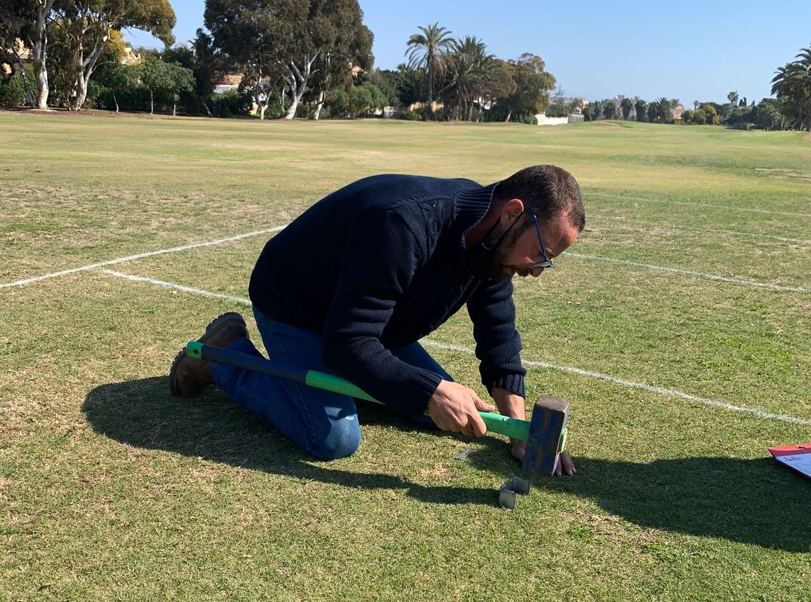 Ensayo de líneas en Áreas Verdes en campo de golf