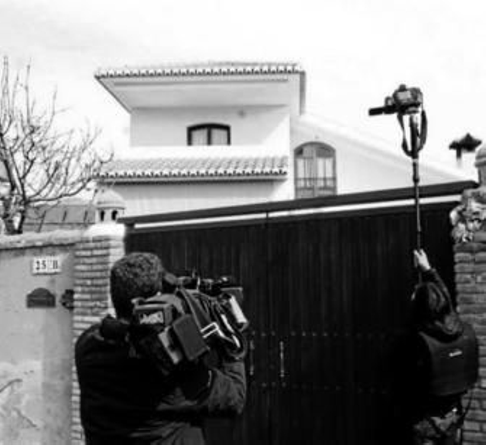 Uno de los crímenes tuvo lugar en Gójar, donde una mujer fue detenida por apuñalar a su esposo.