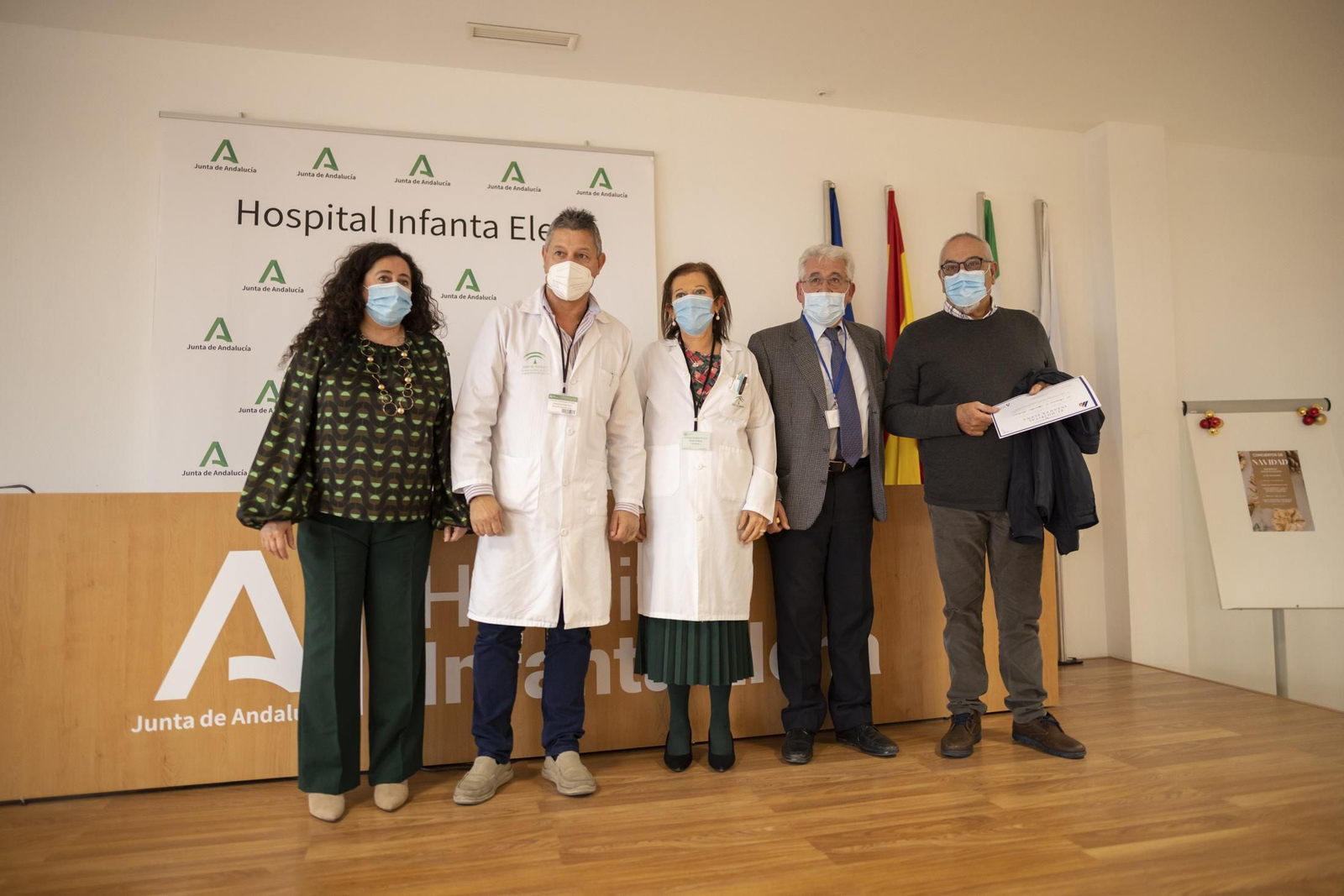 Imágenes del acto de despedida del personal sanitario del hospital Infanta Elena