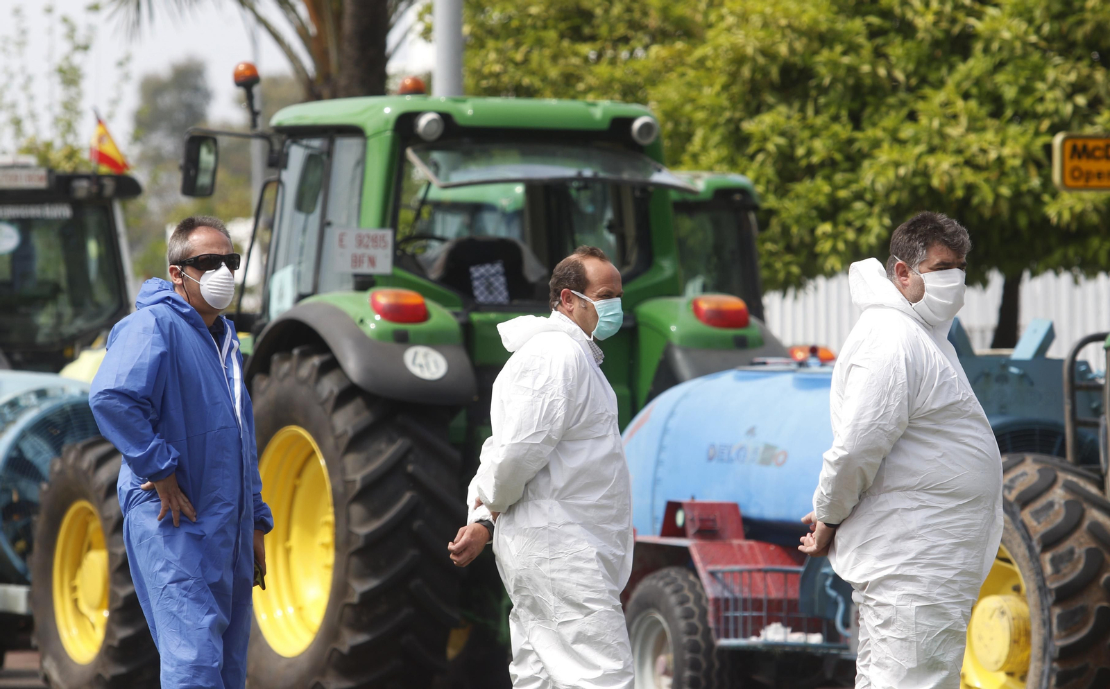Las fotos del homenaje de los agricultores a los sanitarios de Córdoba