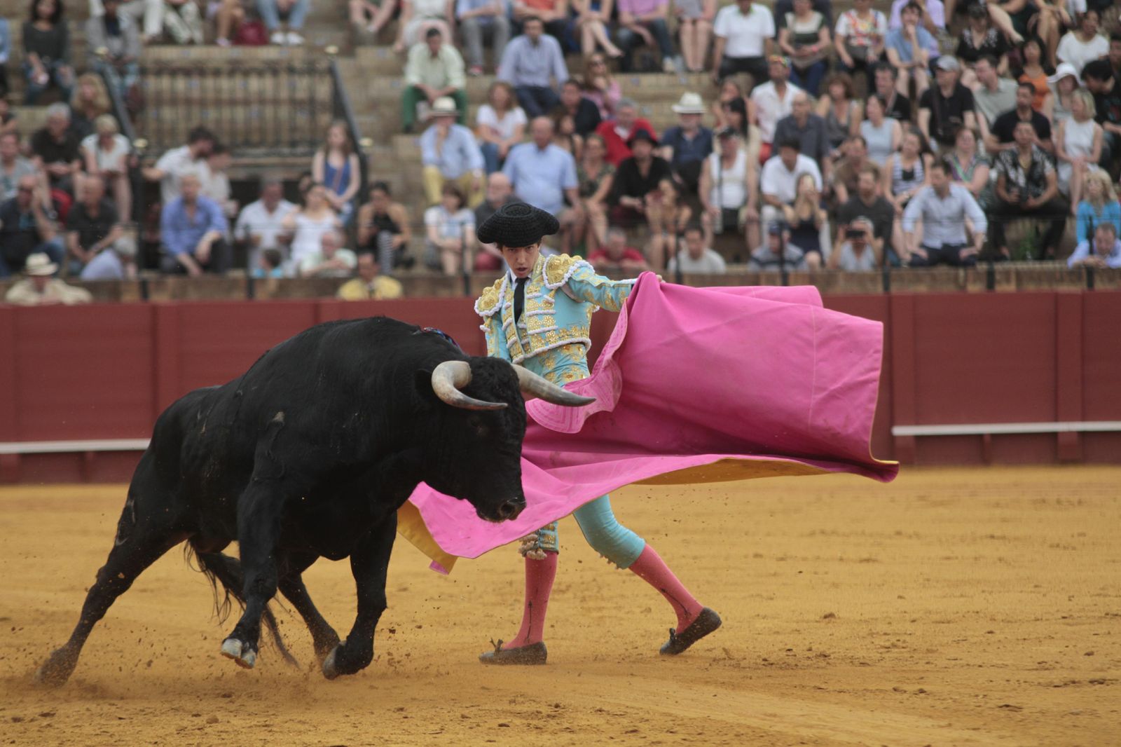 Las imágenes de la decimosexta de abono de La Maestranza