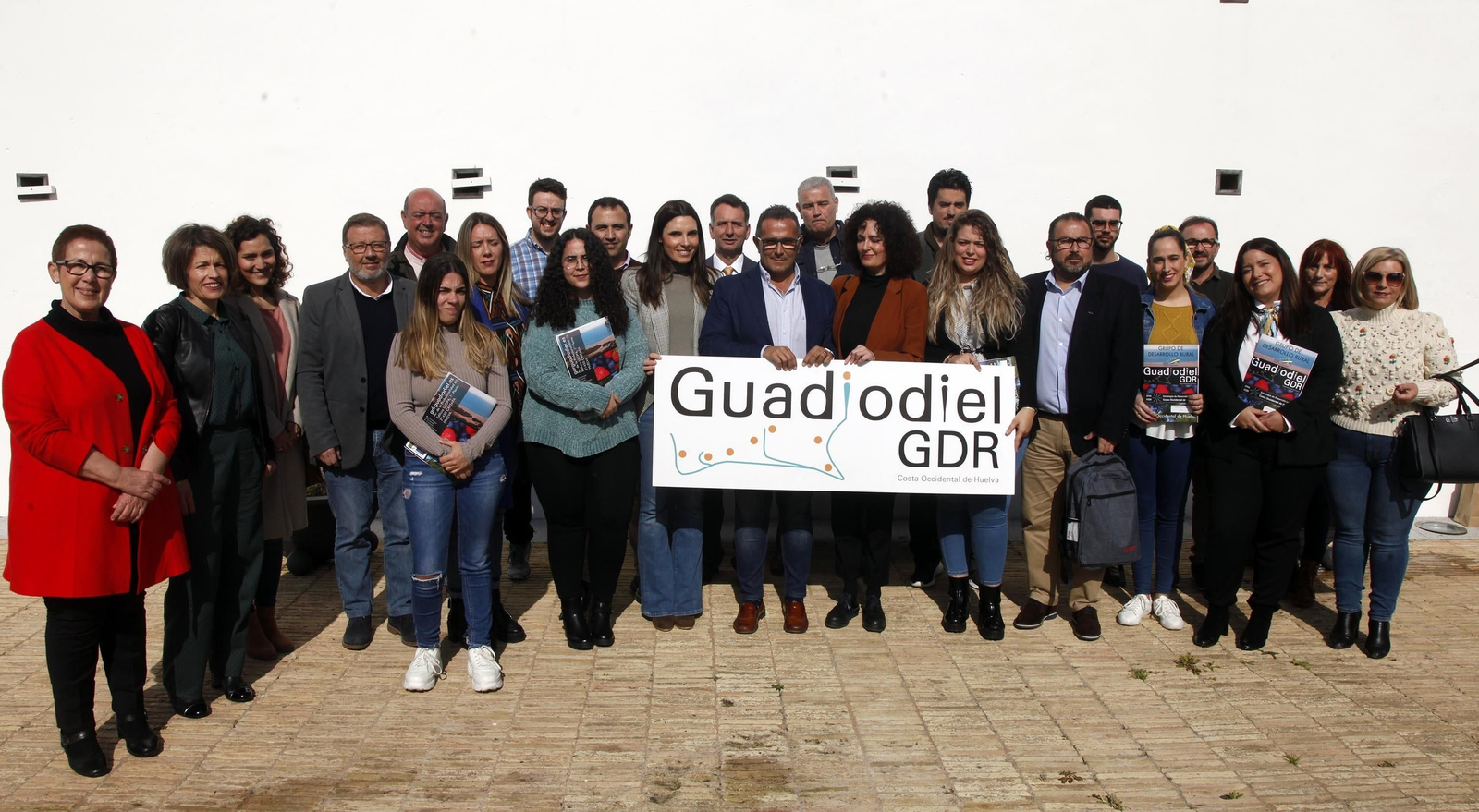 Clausura del Plan HEBE, destinado a dar un primer empleo a jóvenes recién titulados.