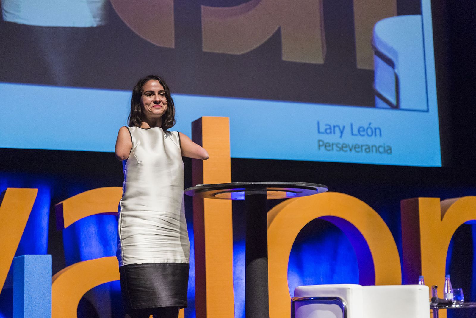 Lary León (imagen), Álex Corretja y Alexia Vieira son los ponentes.