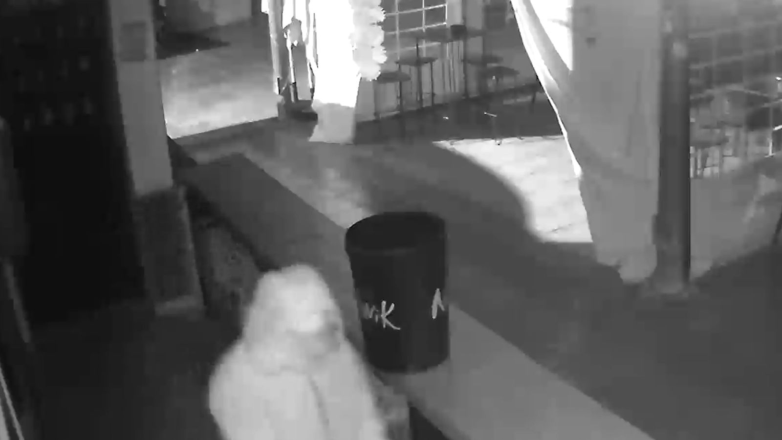 Tres detenidos por el robo en farmacias, supermercados y bares del Valle del  Guadalhorce: las imágenes