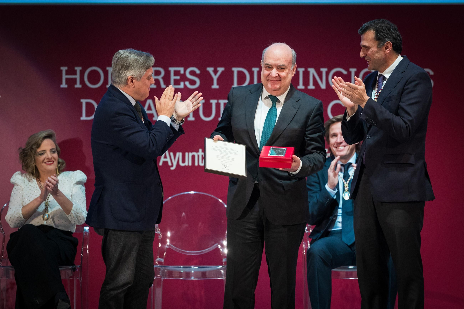 Las imágenes de la entrega de Honores y Distinciones de la Ciudad de Cádiz 2024