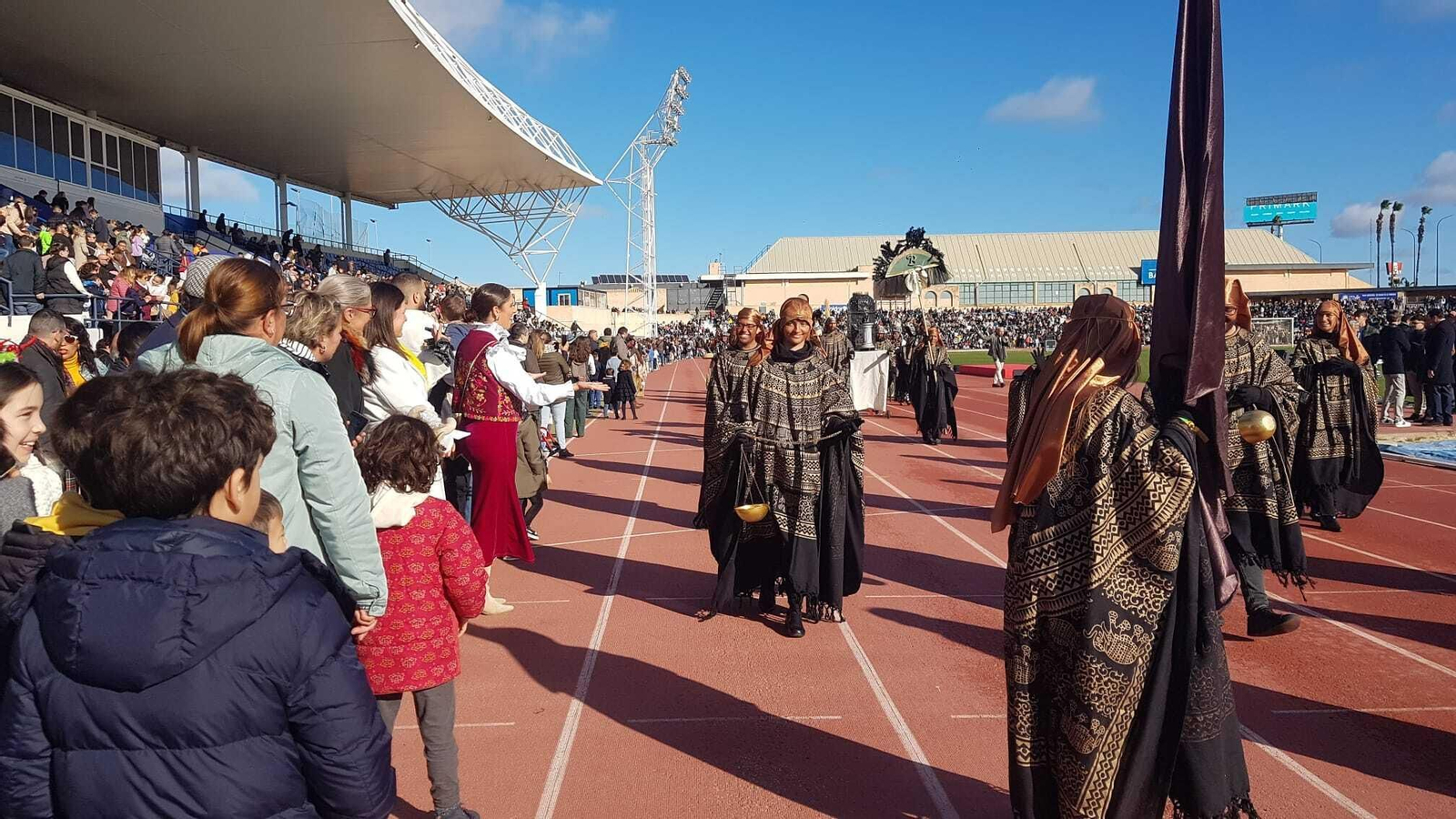 Imágenes de la llegada de los Reyes Magos en helicóptero.