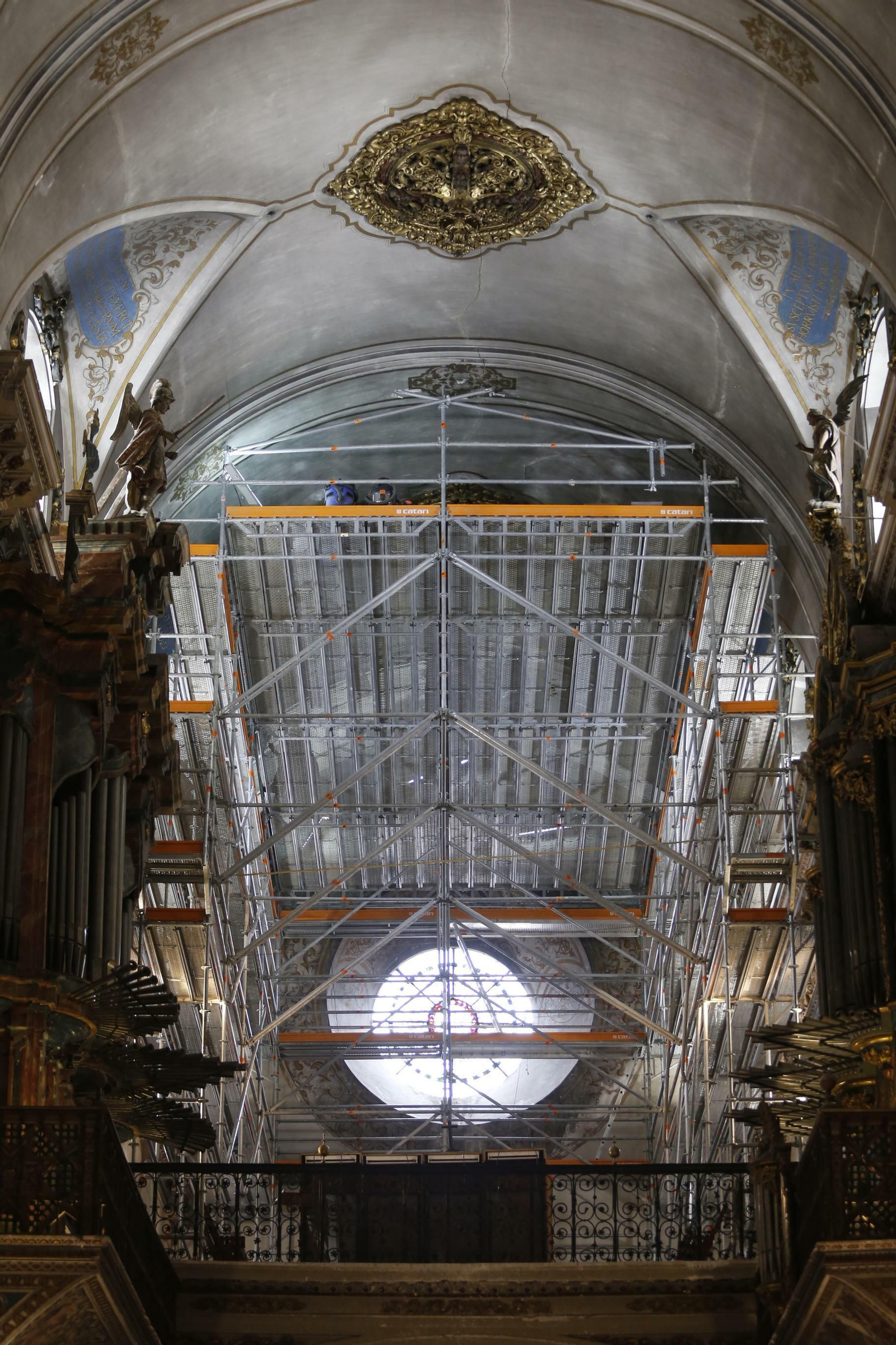 La restauración del coro alto de la parroquia de la Magdalena