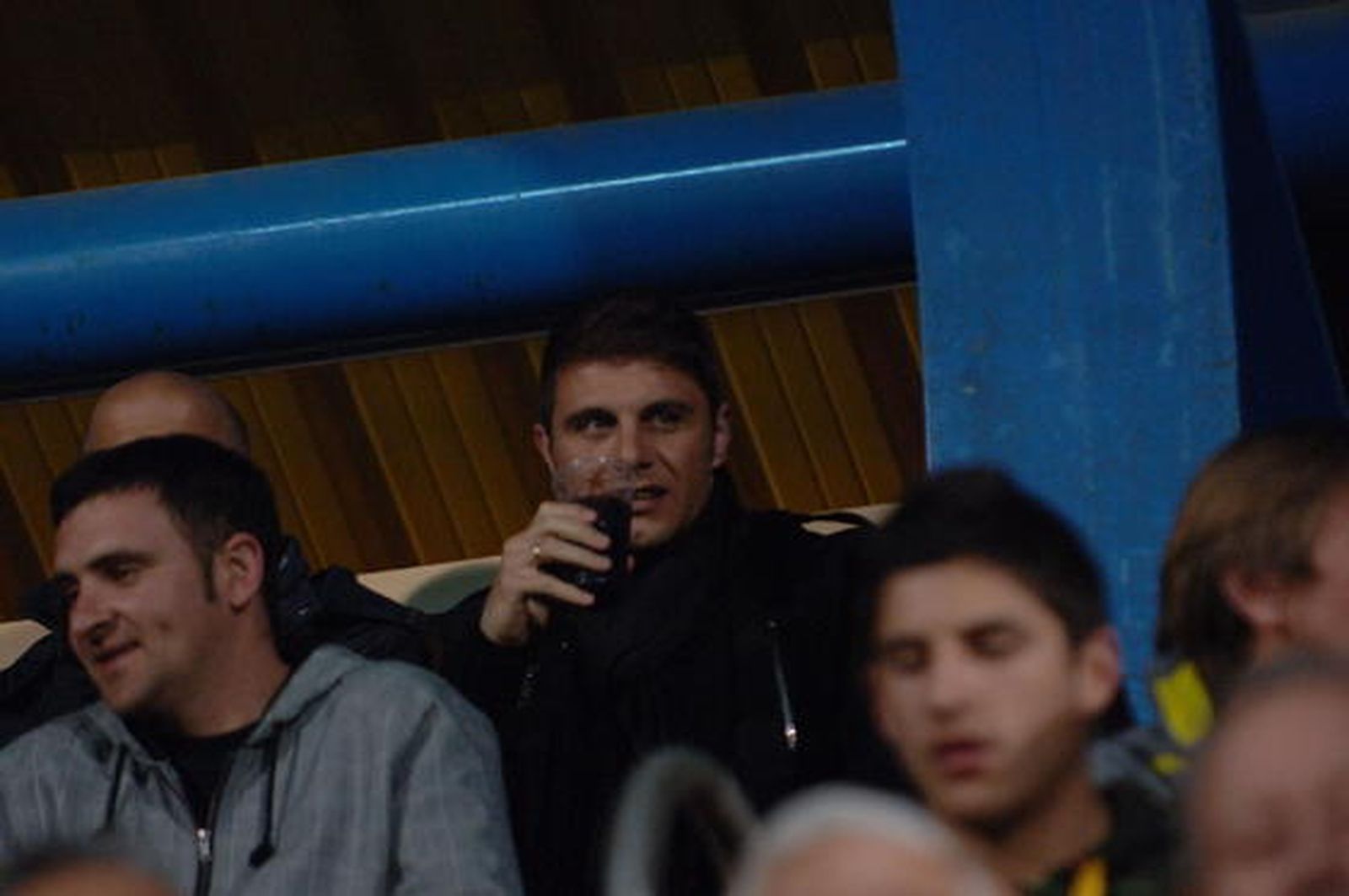 El ex bético Joaquín, en la grada del campo del Villerreal B. / LOF