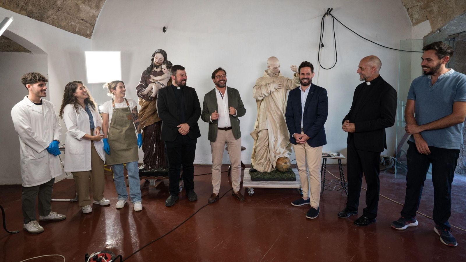 Los delegados Antonio Granados y David Rodríguez visitan los trabajos de restauración de varias de las obras de José de Mora