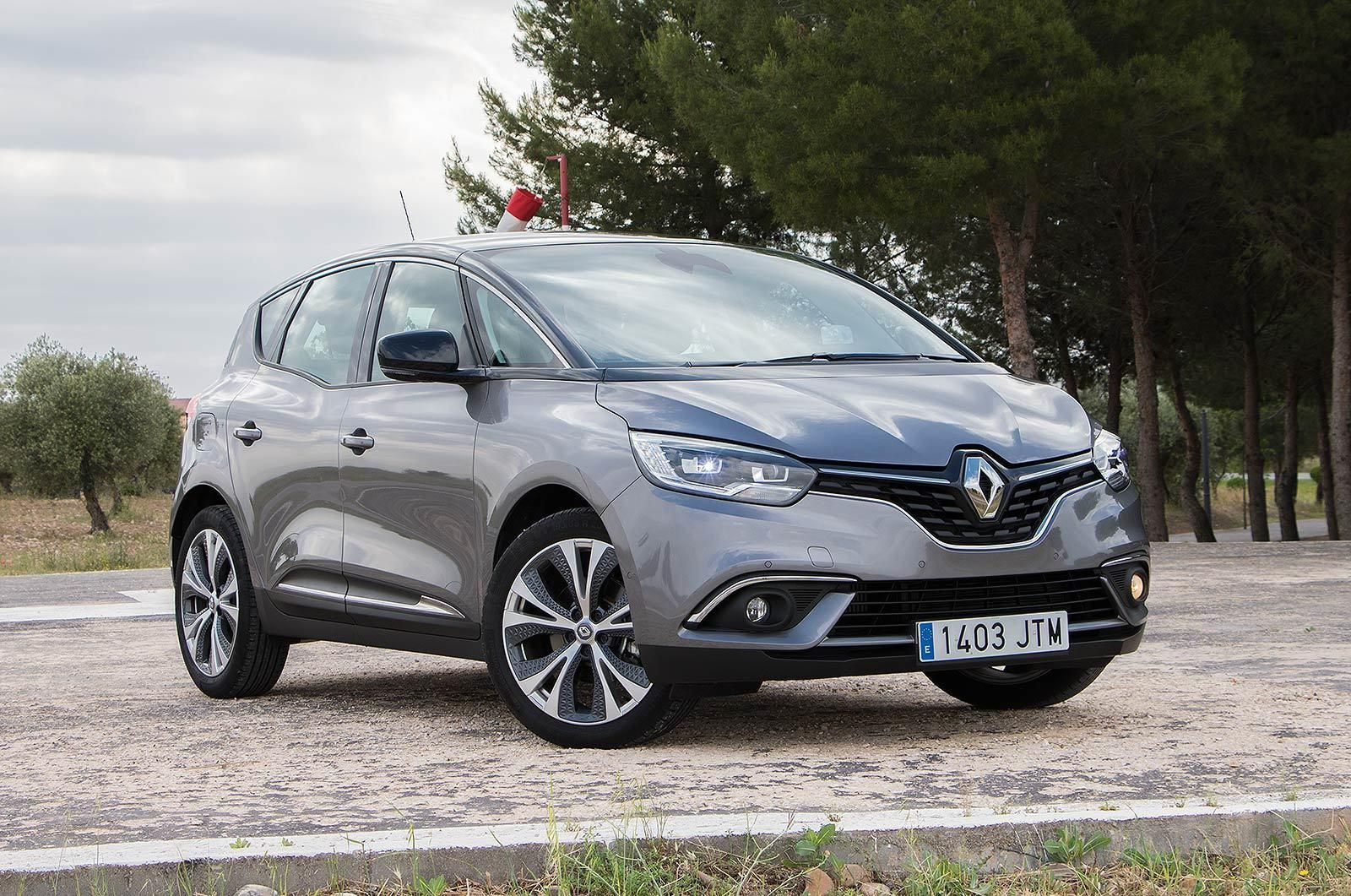 El aspecto más llamativo de este modelo es la llanta de 20 pulgadas de serie.