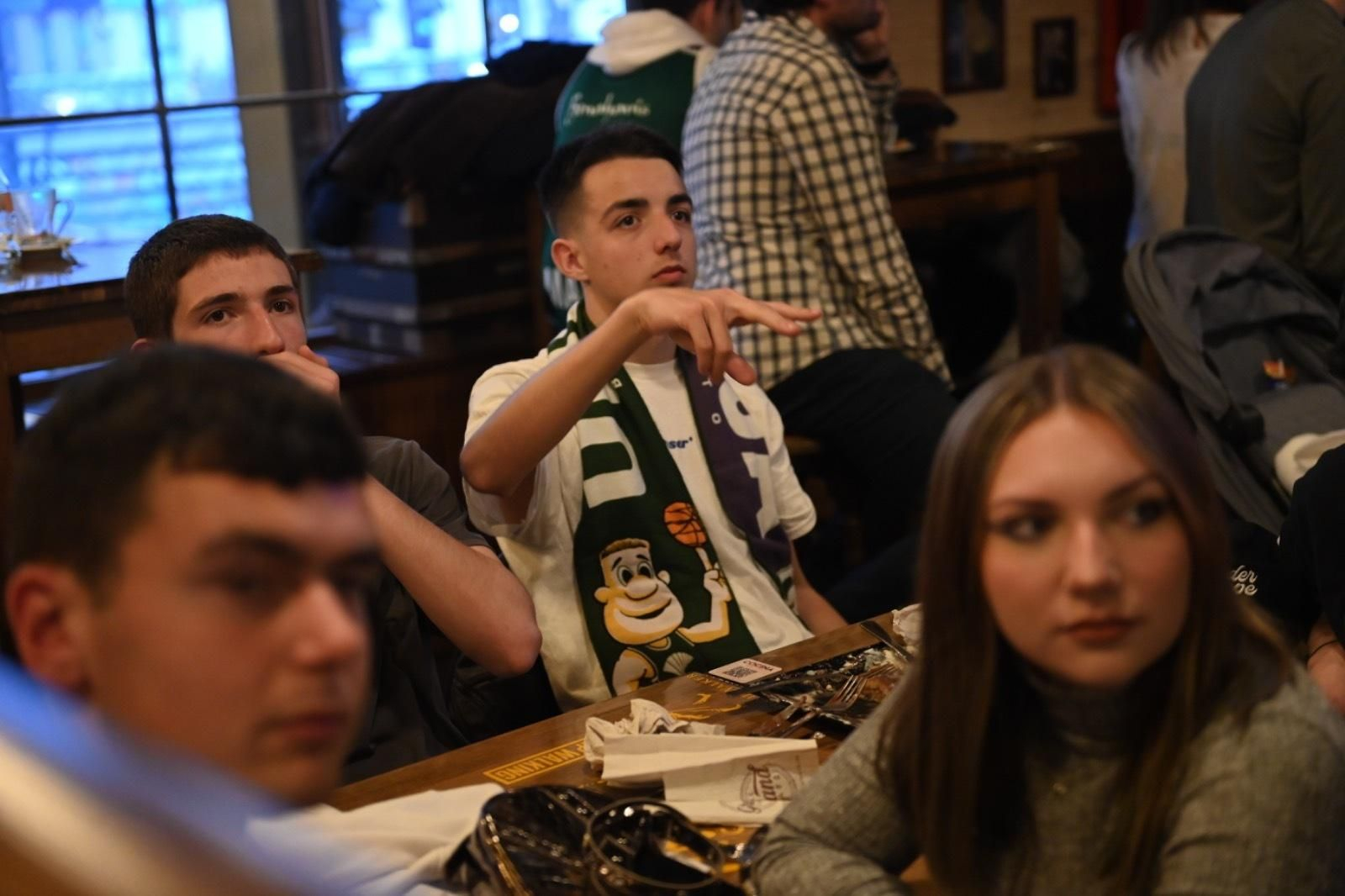 La fiesta del Le Grand Café del Centro con el Unicaja, en imágenes