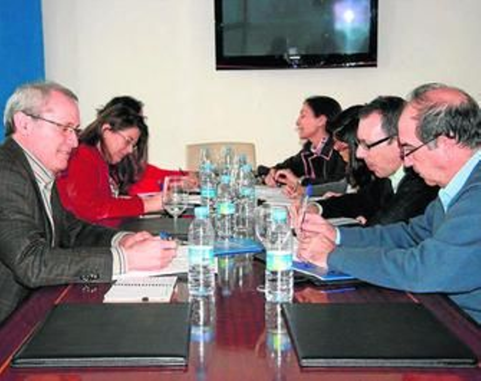 Un momento de la reunión de seguimiento de la Cátedra Acerinox.