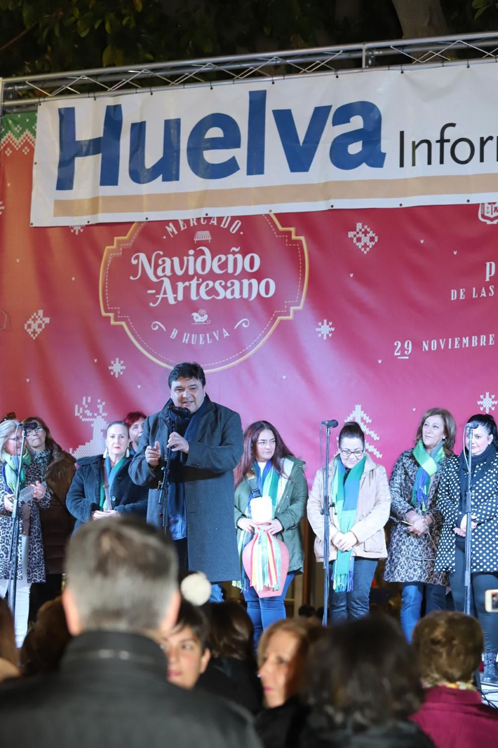 Imágenes del Cuentacuentos de Huelva Información con el alcalde Gabriel Cruz