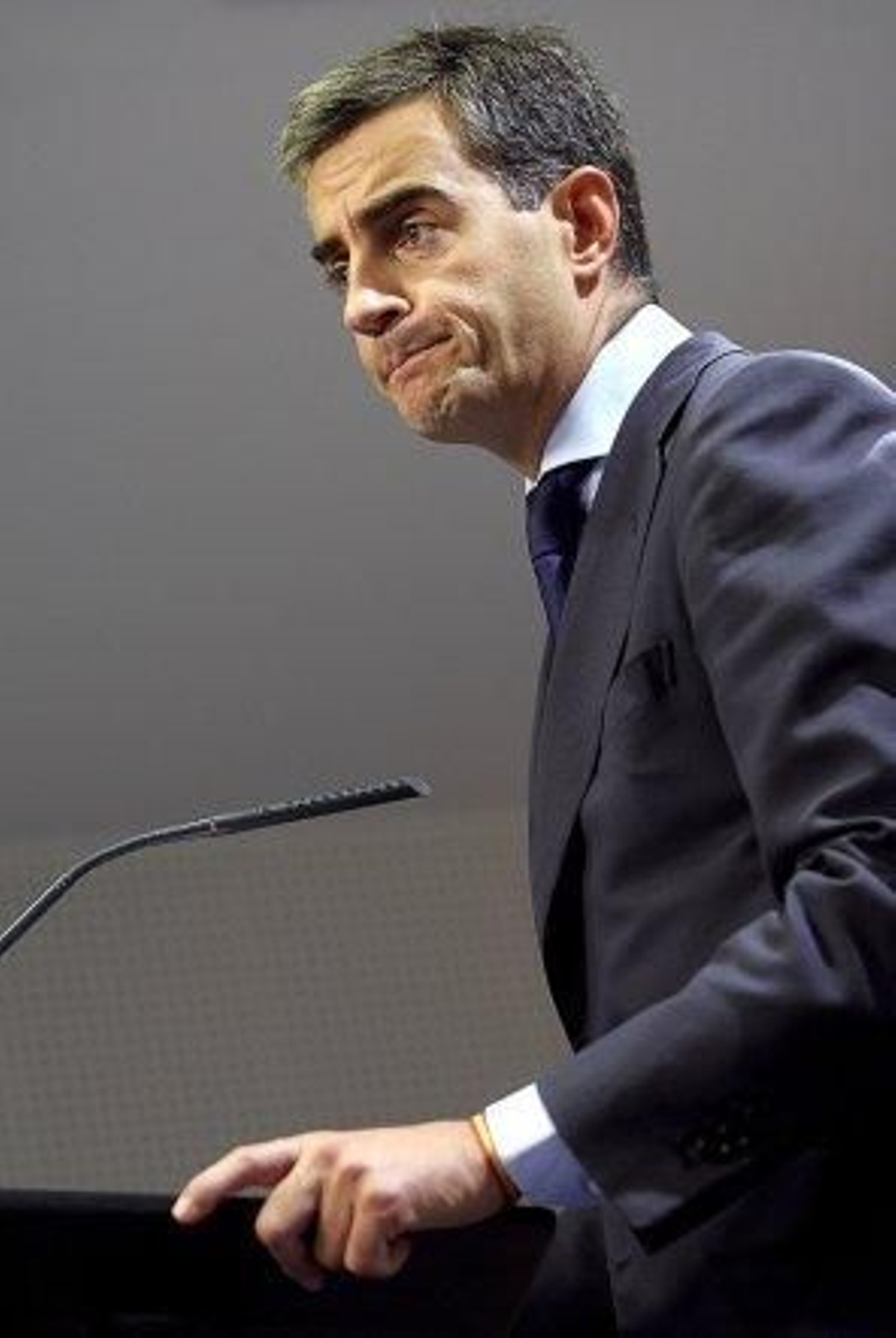 Costa rechaza dimitir y asegura que seguía las órdenes de Camps