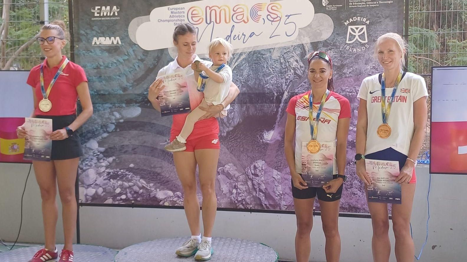 Estefanía Solís, en el tercer cajón del podio en Madeira.