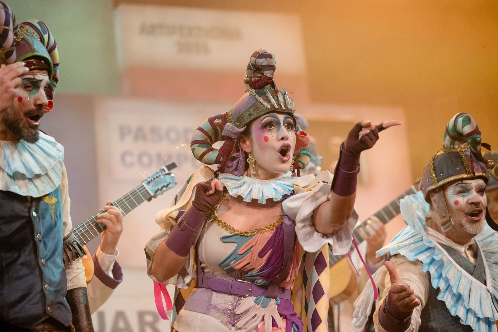 Búscate entre las mejores imágenes de la sexta sesión de cuartos de final del COAC 2026