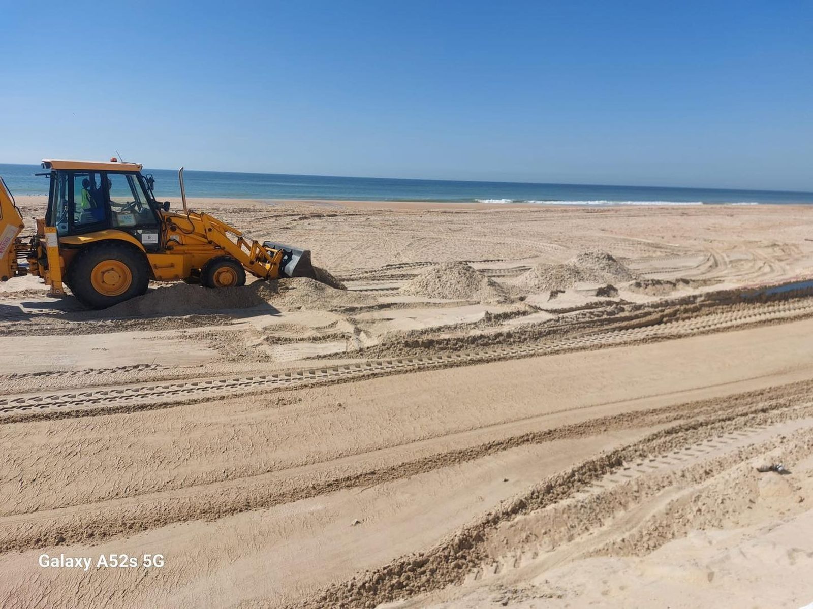 Trabajos para adecuar Matalascañas de cara a la Semana Santa.