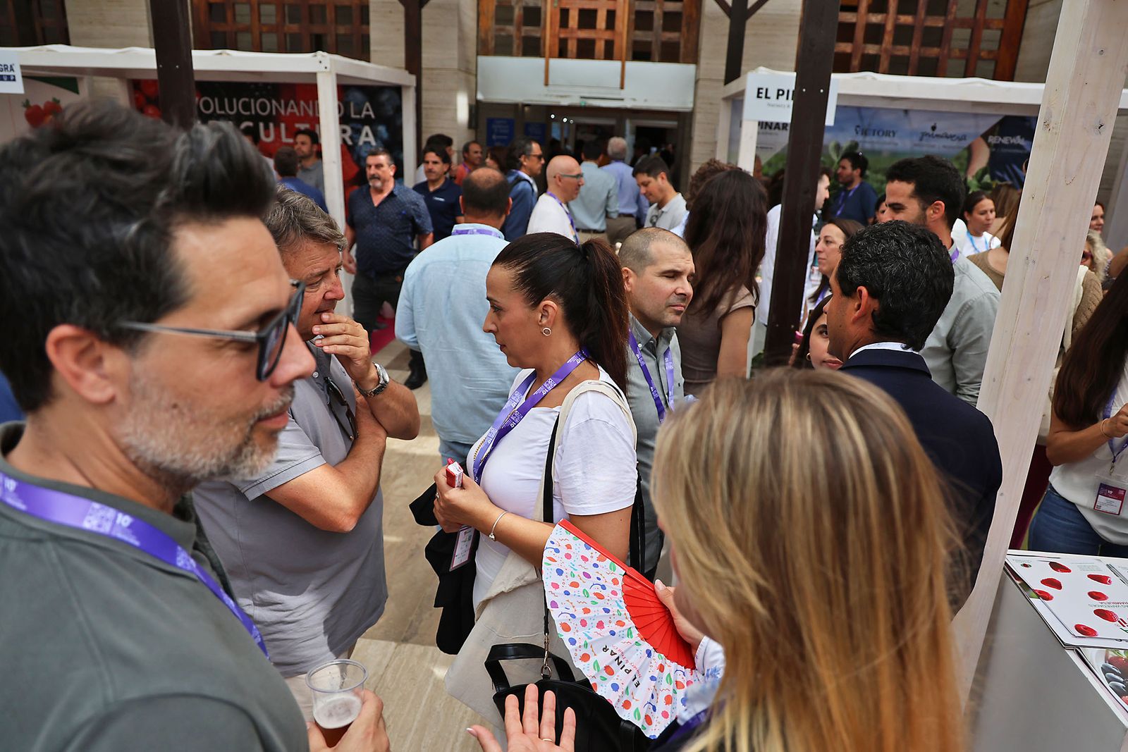 Imágenes del ambiente en el X Congreso de Frutos Rojos de Huelva
