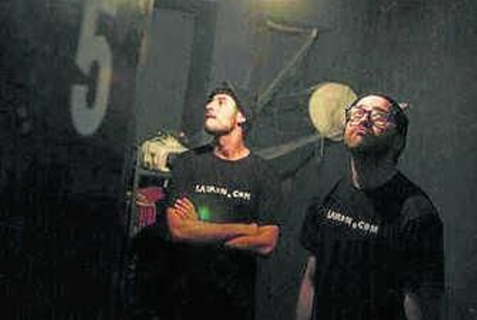 Los protagonistas de 'Asalto en Navidad'.