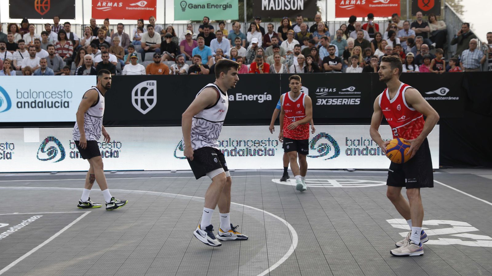 Las fotos de la primera jornada del torneo internacional de baloncesto 3x3 de La Línea
