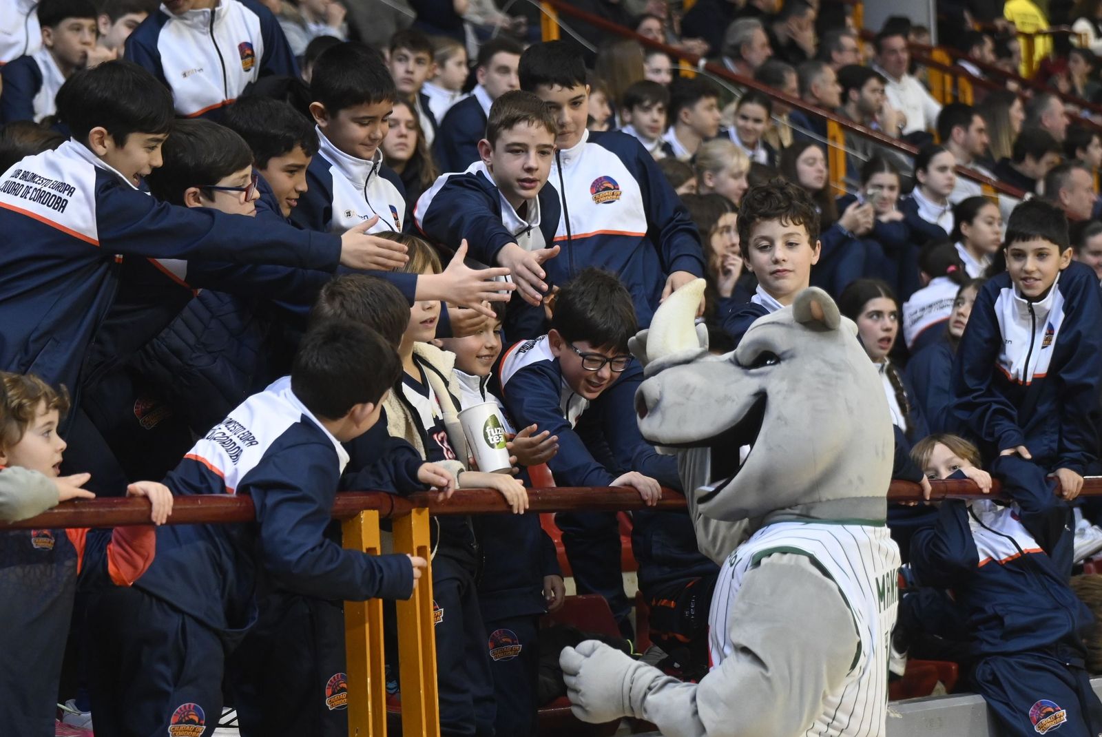 Las mejores fotos del ambiente en Vista Alegre para el Coto Córdoba - Caja 87