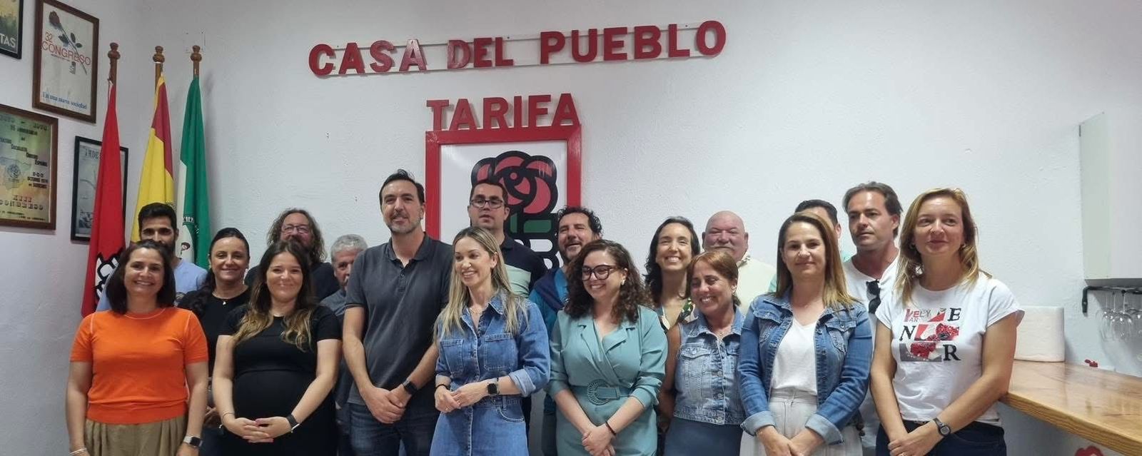 El equipo de Lucía Trujillo, en la Casa del Pueblo de Tarifa.